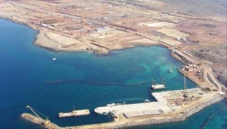 "أين تذهب إيرادات المخا؟".. مسؤول الموارد المالية في تعز يوضح الحقيقة