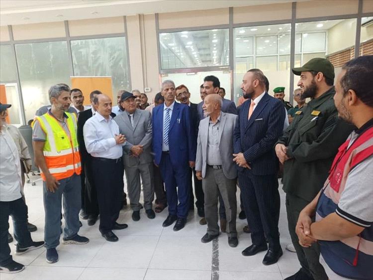 محافظ لحج ونائب وزير الصناعة يزوران عدداً من المصانع الاستثمارية بالمحافظة