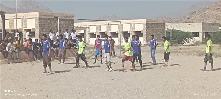 انطلاق الدوري المدرسي لكرة القدم بثانوية جواس بمواجهة مثيرة بين الصف الأول (أ) والثاني الأدبي