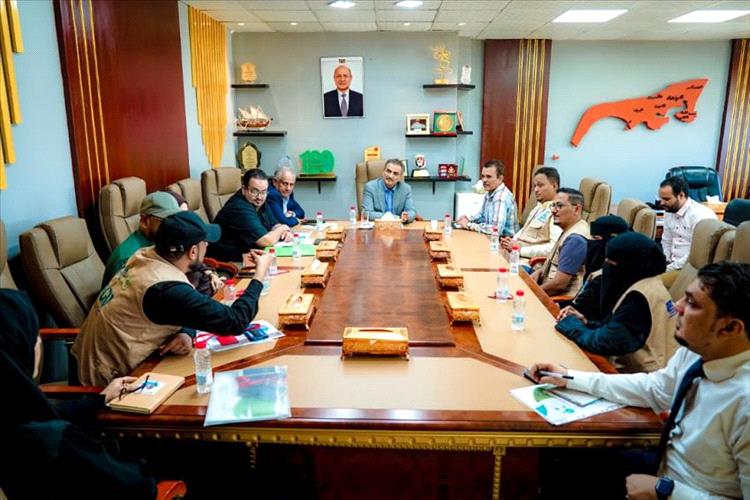 وزير الدولة محافظ عدن يؤكد أهمية توحيد الجهود لحماية البيئة ومواجهة تغيّر المناخ