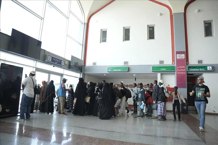 اللاجئون يعودون… والبلد المضيف يغرق: من الذي تغيّر؟