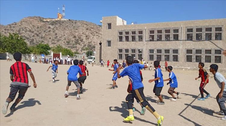 لقاء كروي ودي بين مدرستي القريبي (أورمه) والعروس ينتهي بالتعادل السلبي