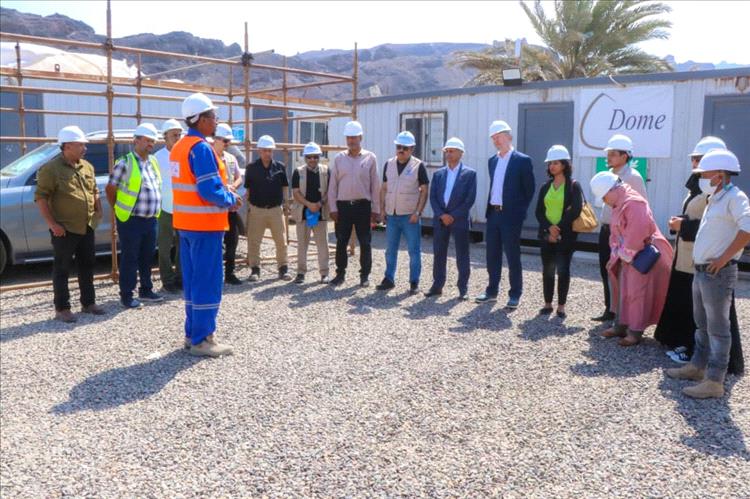 وفد البنك الدولي يطلع على سير العمل في مشروع محطة ضخ المياه بمنطقة البرزخ