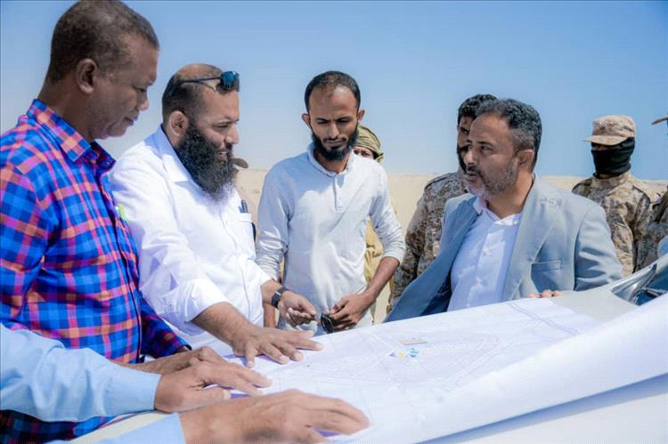 هيئة الأراضي بأبين تبدأ أعمال الإسقاطات الميدانية لتثبيت أراضي المواطنين في مخططات العلم