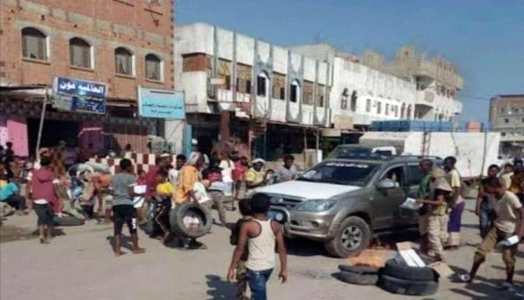 السلطة المحلية بخنفر تتكفل بعلاج مصابي حادث سوق الأسماك بجعار وتطالب بسرعة ضبط الجناة