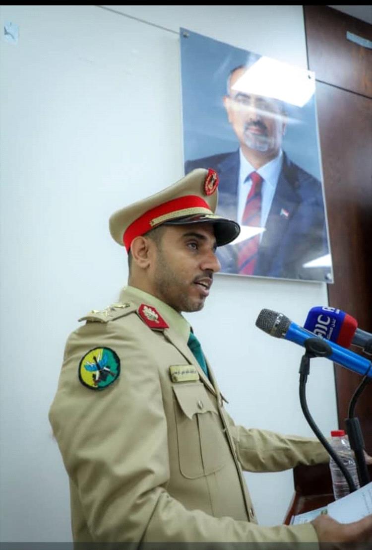 د. حمدي الوبح يهنئ العميد الدكتور إبراهيم قايد بنيل شهادة الزمالة من كلية الدفاع الوطني