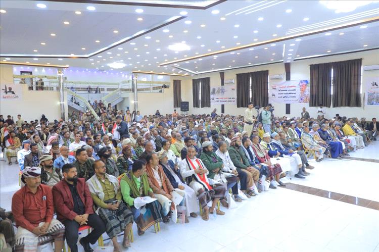 تعز.. لقاء لمشائخ وقيادات الشمايتين والمقاطرة يؤكد الدعم الكامل للسلطة المحلية والجيش والأمن