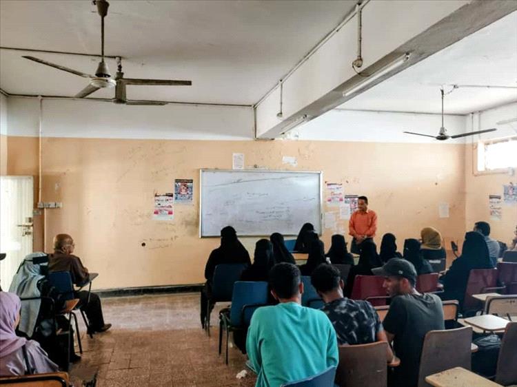 لتنفيذ دورة تدريبية في لغة الإشارة.. كلية الآداب بجامعة عدن تستقبل جمعية رعاية وتأهيل الصم