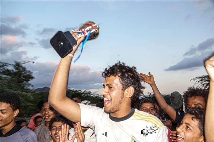 حي فحمان بطلا لدوري لعبة الخط الطويل في مودية