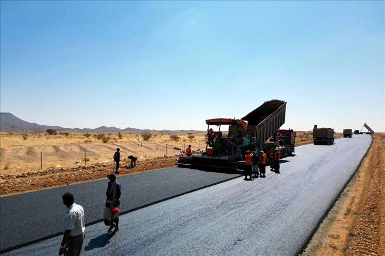 تقدّم سعودي في استكمال أهم شريان بري داخل اليمن