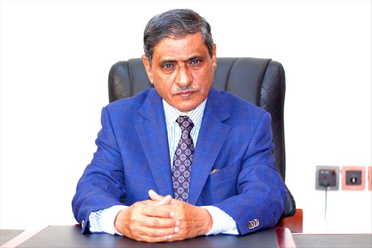 تصعيد خطير يخرج للعلن.. ماذا قال البحسني عن العليمي وقرارات حضرموت؟