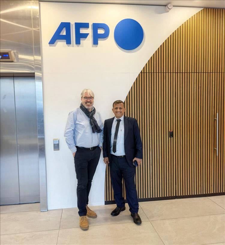 رئيس تحرير صحيفة عدن الغد يزور وكالة الصحافة الفرنسية في باريس ويطّلع على أقسامها التحريرية