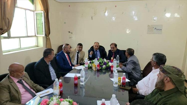 اجتماع الضالع يناقش تعزيز الاستثمار وتشديد الرقابة على الأسواق في الضالع