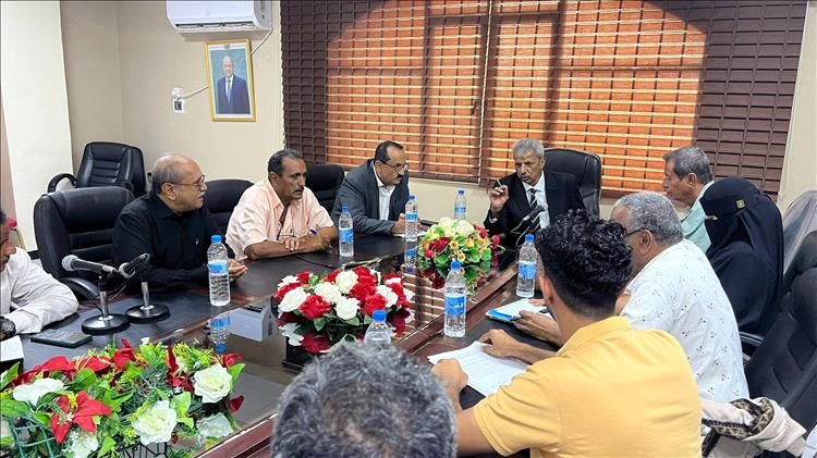 لجنة مناقصات لحج تقر مشاريع جديدة في تبن وتفتح مظاريف المقاولين بالمسيمير