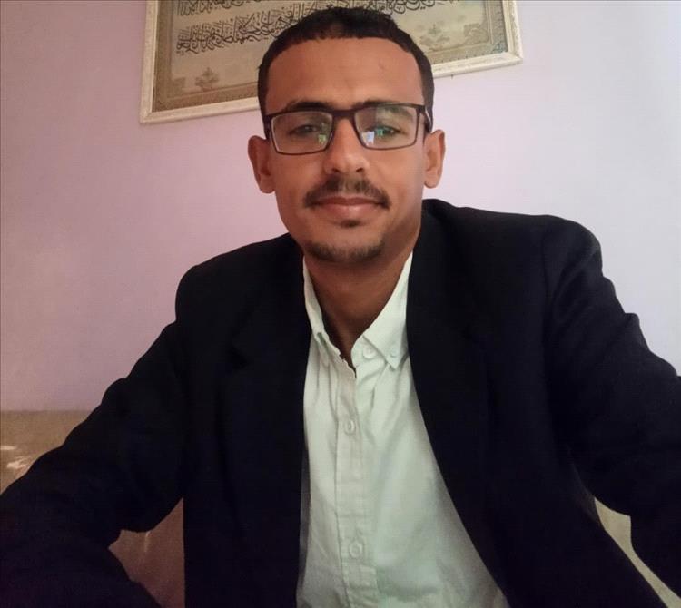 صحفي : ممارسات غير مسؤولة تفاقم أزمة رواتب الجيش والأمن