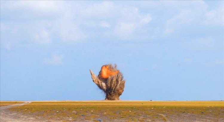 "مسام" يتلف 4100 لغماً وقنبلة ومخلفات حربية في باب المندب