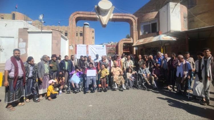 رابطة جرحى تعز تعلن رفع الاعتصام بعد اتفاق مع قيادة المحافظة