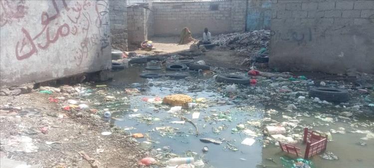 مواطنون يشكون طفح المجاري في حي عبدالقوي بالشيخ عثمان بسبب توقف ضخ المجاري من المضخة الرئيسية بالدرين