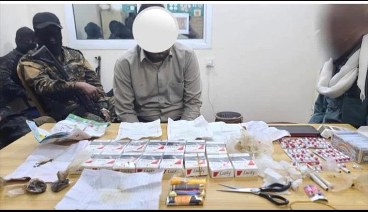 مكافحة المخدرات في عدن توجه ضربة موجعة لمروجي المخدرات وتطيح بأحد مروّجيها