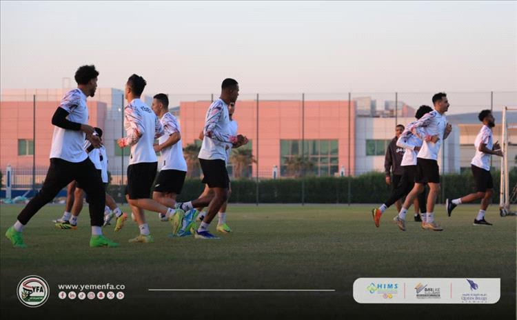 المنتخب الوطني الأول يُجري الحصة التدريبية الأخيرة بالكويت