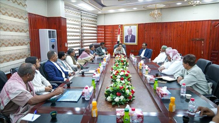 محافظ المهرة يؤكد على توحيد الجهود للحفاظ على أمن واستقرار المحافظة