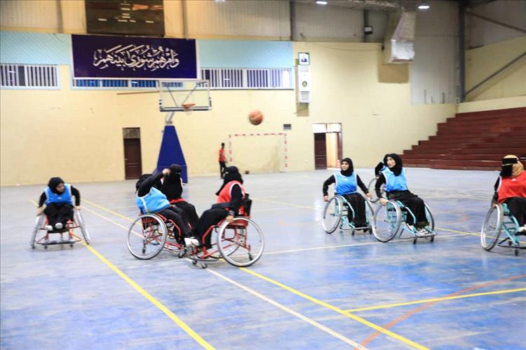 تواصل منافسات البطولة الوطنية الأولى لكرة السلة للكراسي المتحركة لذوي الإعاقة بعدن