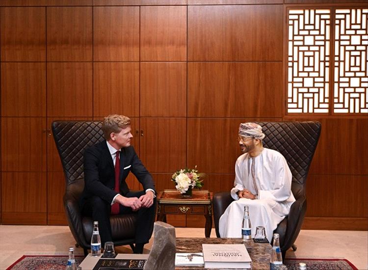 مسقط تحتضن سلسلة لقاءات أممية ويمنية وإقليمية دعماً لمسار السلام في اليمن