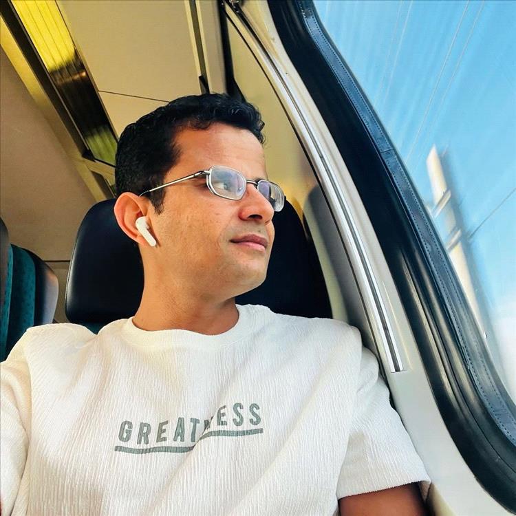 محمد الجرادي يكتب عن التحول السعودي ويقارن بواقع المرأة اليمنية في قراءة اجتماعية جريئة