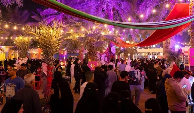 لليوم الخامس..اسبوع الثقافة اليمنية بالرياض يشهد حضوراً كثيفاً وسط أجواء ثقافية وترفيهية