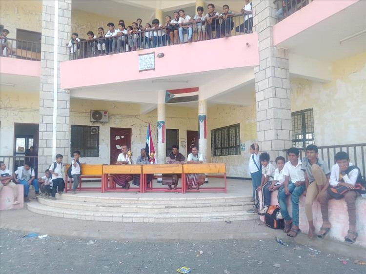 الصف الثامن يفوز على الصف التاسع وينال الكأس في دوري كرة القدم لمدرسة الصمود الملاح بمناسبة عيد الاستقلال المجيد