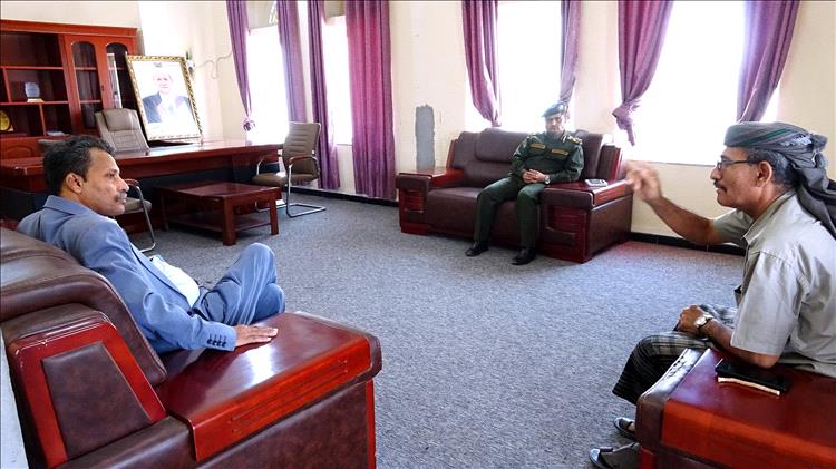 محافظ أبين: العبث بأمن أحور خط أحمر وسنضرب بيد من حديد كل معتدي على أمنها وسكينتها