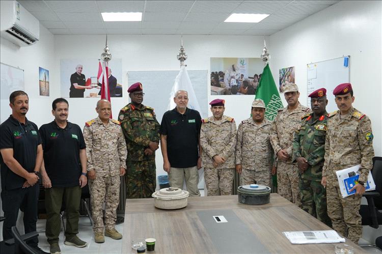 وفد عسكري رفيع المستوى يزور مقر «مسام» في ميدي