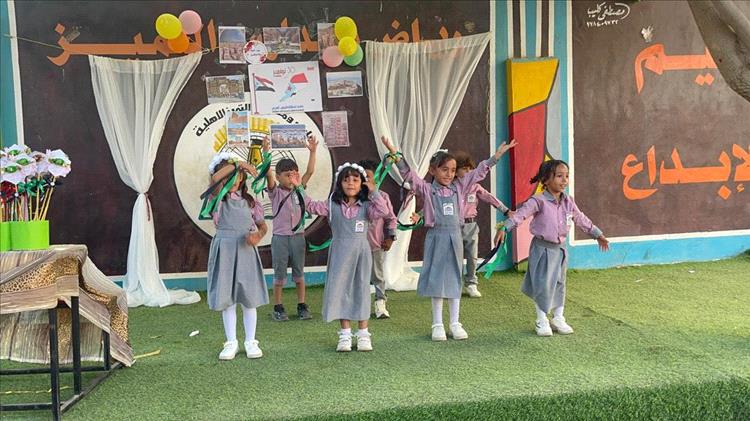 مدرسة التميز الأهلية النموذجية تُحيي ذكرى عيد الاستقلال ال من (30) من نوفمبر المجيد بجعار خنفر
