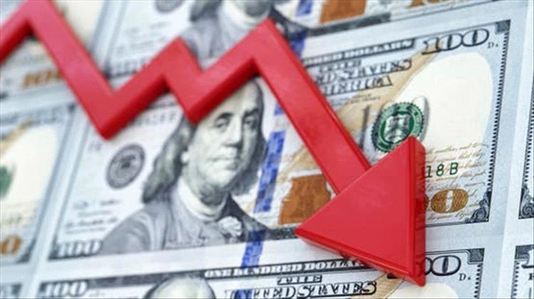 الدولار يتجه لأسوأ خسارة أسبوعية في 4 أشهر مع تزايد احتمالات خفض الفائدة