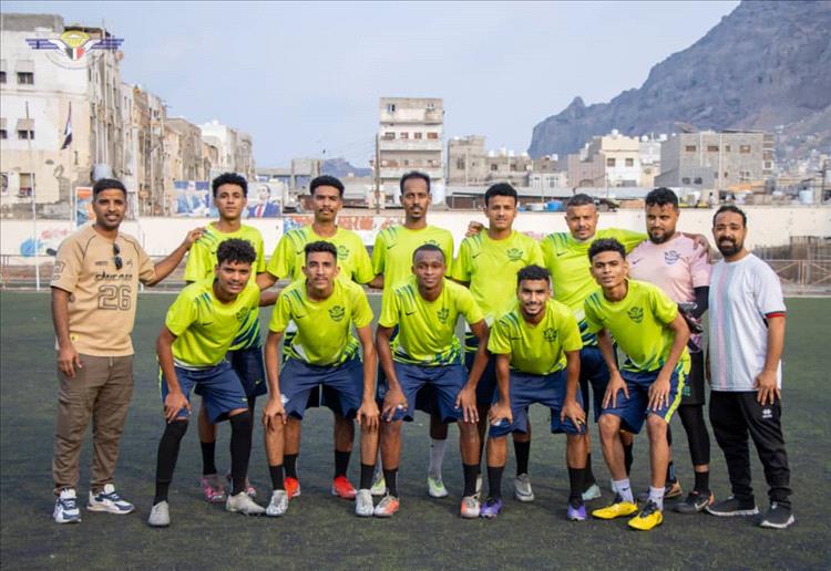 مدير مطار عدن الدولي يهنئ وزير النقل ورئيس هيئة الطيران المدني بمناسبة إشهار نادي الطيران الرياضي