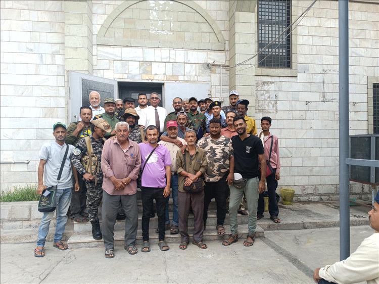 المؤسسة العامة للاتصالات بعدن تكرم ضباط الأمن الحماية لمرافقها