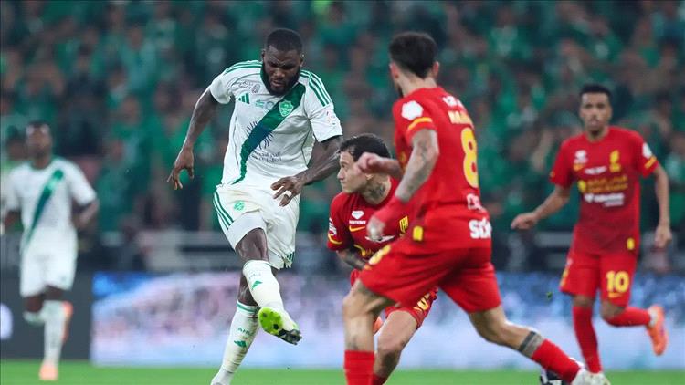 بعد مباراة مثيرة.. الأهلي يعبر القادسية لنصف نهائي كأس الملك