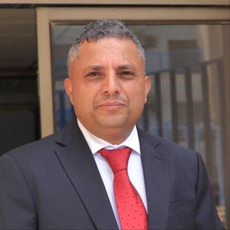 خبير أمني يحذّر من "الجيوش الموازية" في اليمن ويؤكد: تقسيم الجيوش تمزيقٌ للأوطان