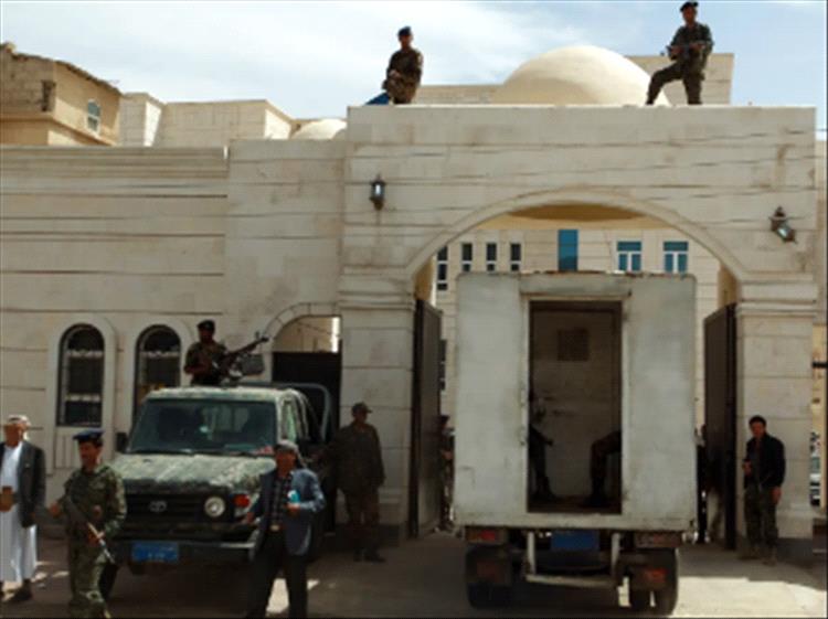 جماعة الحوثي تحيل 9 متهمين جدد إلى المحكمة بتهمة التخابر مع بريطانيا