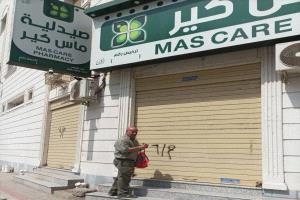 عدن.. إغلاق خمس صيدليات مخالفة وضبط أخرى في المنصورة