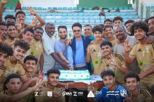 مدير مكتب الشئون الاجتماعية بالشيخ عثمان يقدم التهاني لإدارة نادي وحدة عدن بتحقيق بطولة عدن الكروية