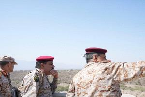 وزير الدفاع يطلع على جاهزية جبهات محور الضالع