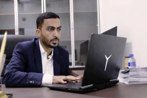 قائد أمني سابق يتحول إلى رمز للعمل الإنساني.. قصة نجاح الشاب قاسم الثوباني ومؤسسة “شروين”