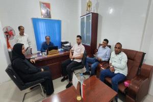 فاضل يناقش مع تكتل وهج النسائي  إقامة ماراثون الشهيدة افتِهان الرياضي