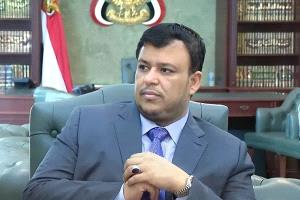 وزير سابق يشيد بالدكتور عبدالله العليمي ويصفه برجل دولة من طراز رفيع