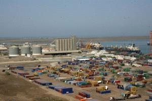 لماذا استُثني ميناء المخا من قرار مجلس القيادة الرئاسي بإغلاق الموانئ المستحدثة؟