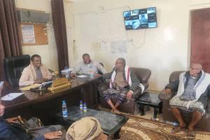 مدير عام مكتب الأشغال العامة والطرق بشبوة يعقد اجتماعاً خاصاً بقيادة مكتب الأشغال بمديرية بيحان