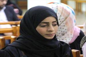 ناشطة حقوقية: من لا يعمل لخدمة عدن يجب إزاحته من المشهد نهائياً