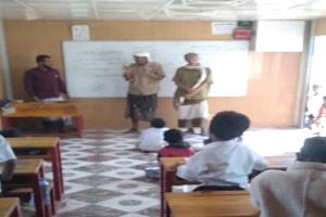 مدير تربية مودية يواصل زياراته الميدانية لمدارس المديرية ويطّلع على سير العملية التعليمية بمدرسة الفاروق بالمحفحف