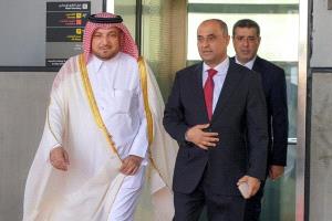 رئيس الوزراء يصل إلى الدوحة للمشاركة في القمة العالمية الثانية للتنمية الاجتماعية